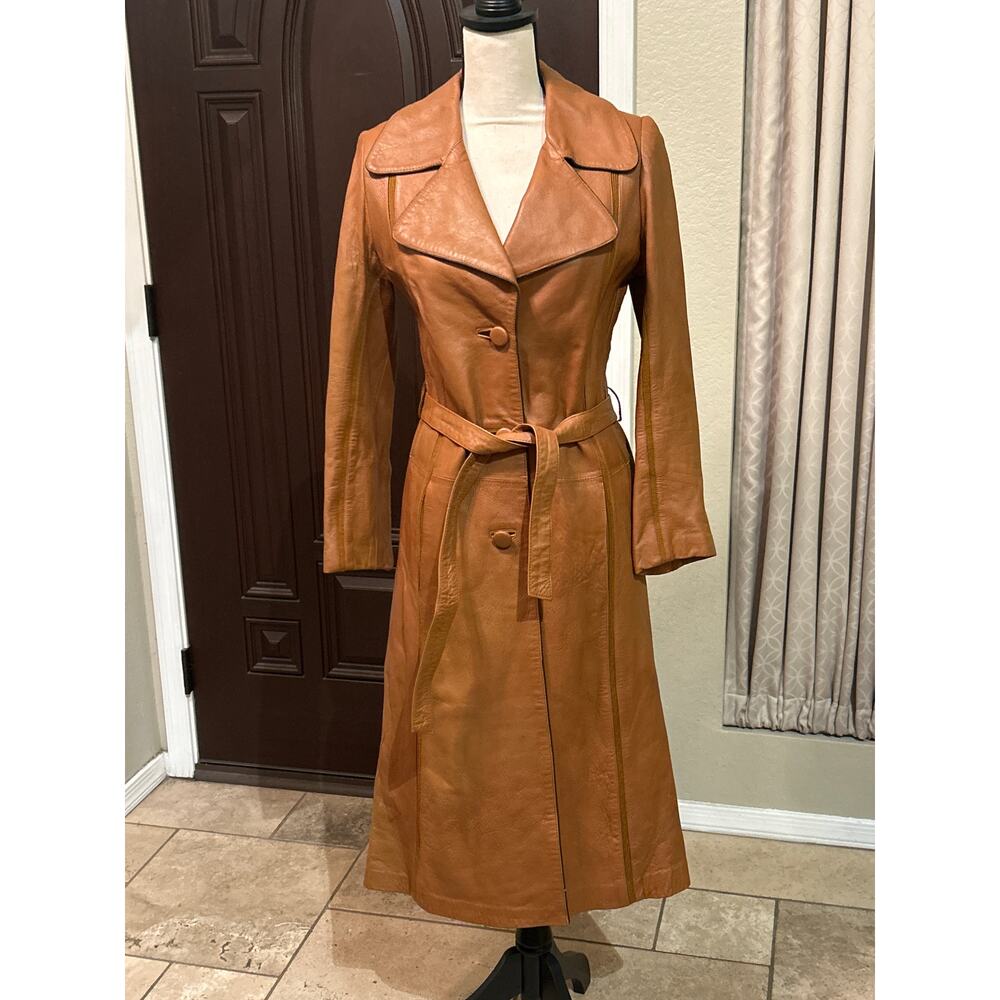 Vintage Imperial Leather Women's Trenchcoat *BEAUTIFUL COAT*